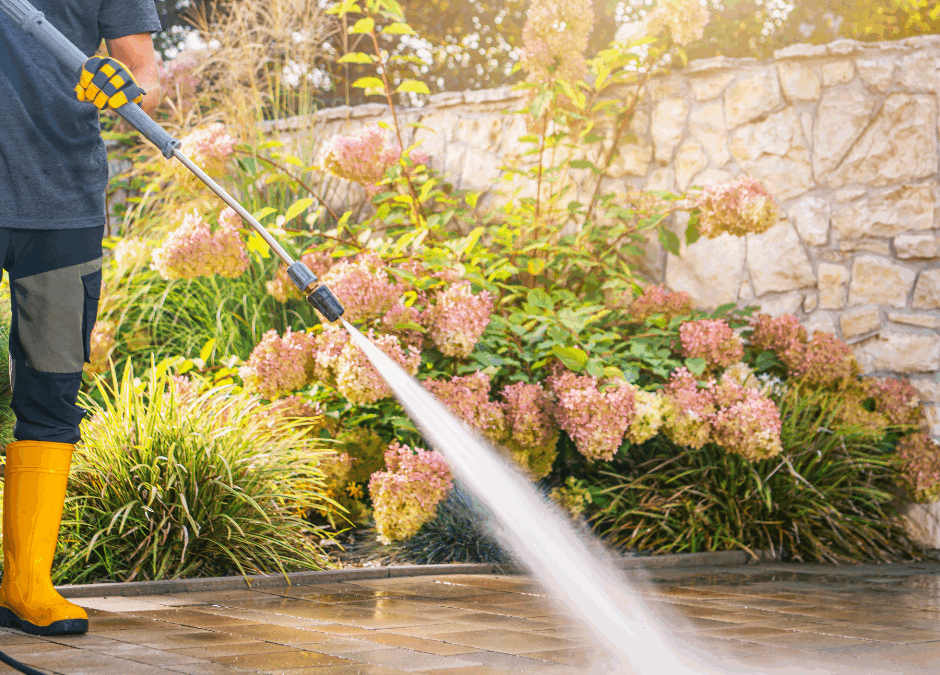 Funcionamiento del sistema de limpieza a presión de tuberías y bajantes.
